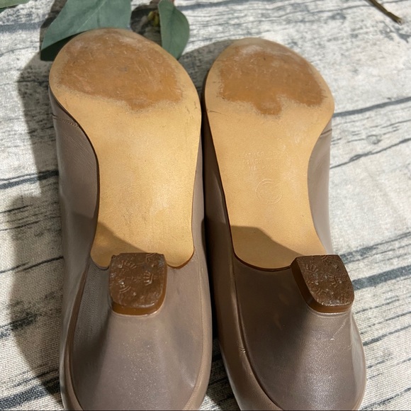 Naturalizer Taupe Leather Kitten Heels size 7 - Picture 7 of 8